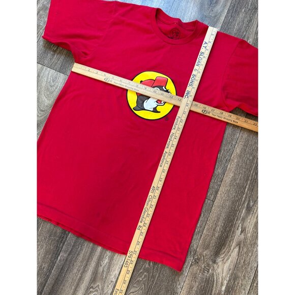 Buc-ees T-Shirt Adults Short Sleeve size Medium Red Graphic Squirrel Print Logo - Picture 4 of 5